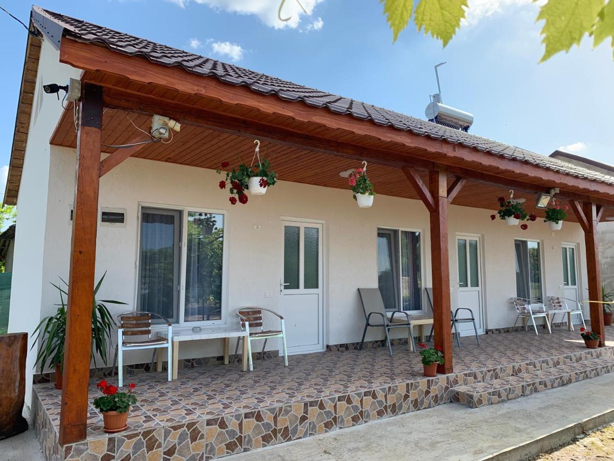 Houses By The Sea Vadu Exterior photo